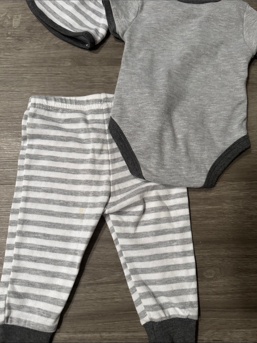 Baby Essentials Matching Set - Picture 2 of 3
